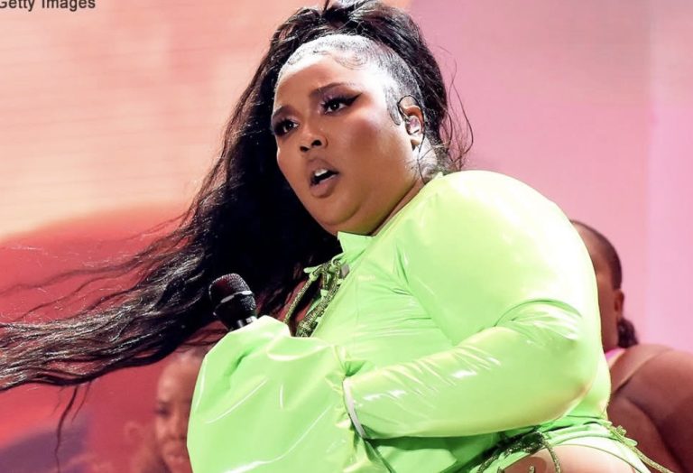 Users Say Singer Lizzo Looks ‘So