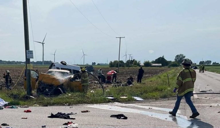 URGENT: Serious accident leaves 9 M0RT0S,