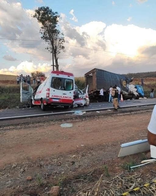 MASSIVE ACCIDENT Just happened 33 people